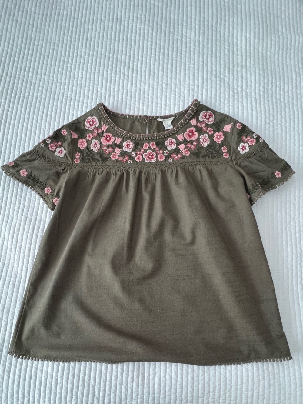 Women’s  Olive Green Floral Embroidered Short Sleeve Top